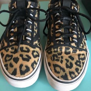 Leopard VANS